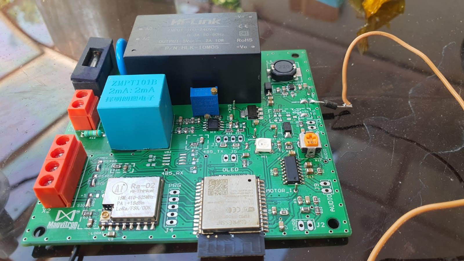 Embedded LoRa control board components